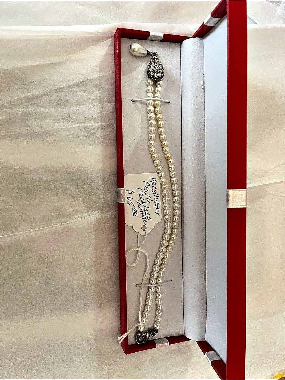 Pearl Necklace in White & Gold